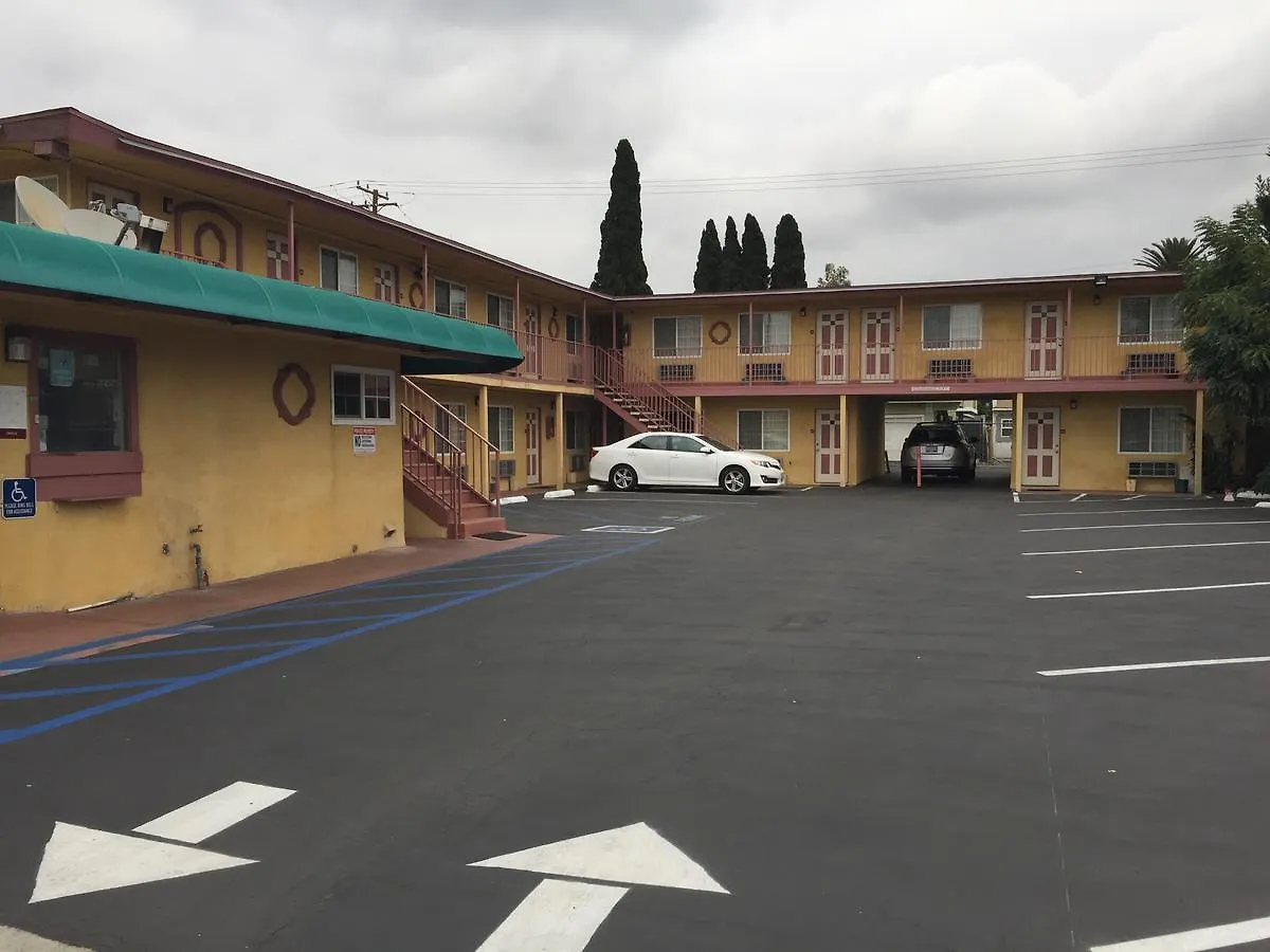 Super 7 Motel - Anaheim Packing District & Disneyland